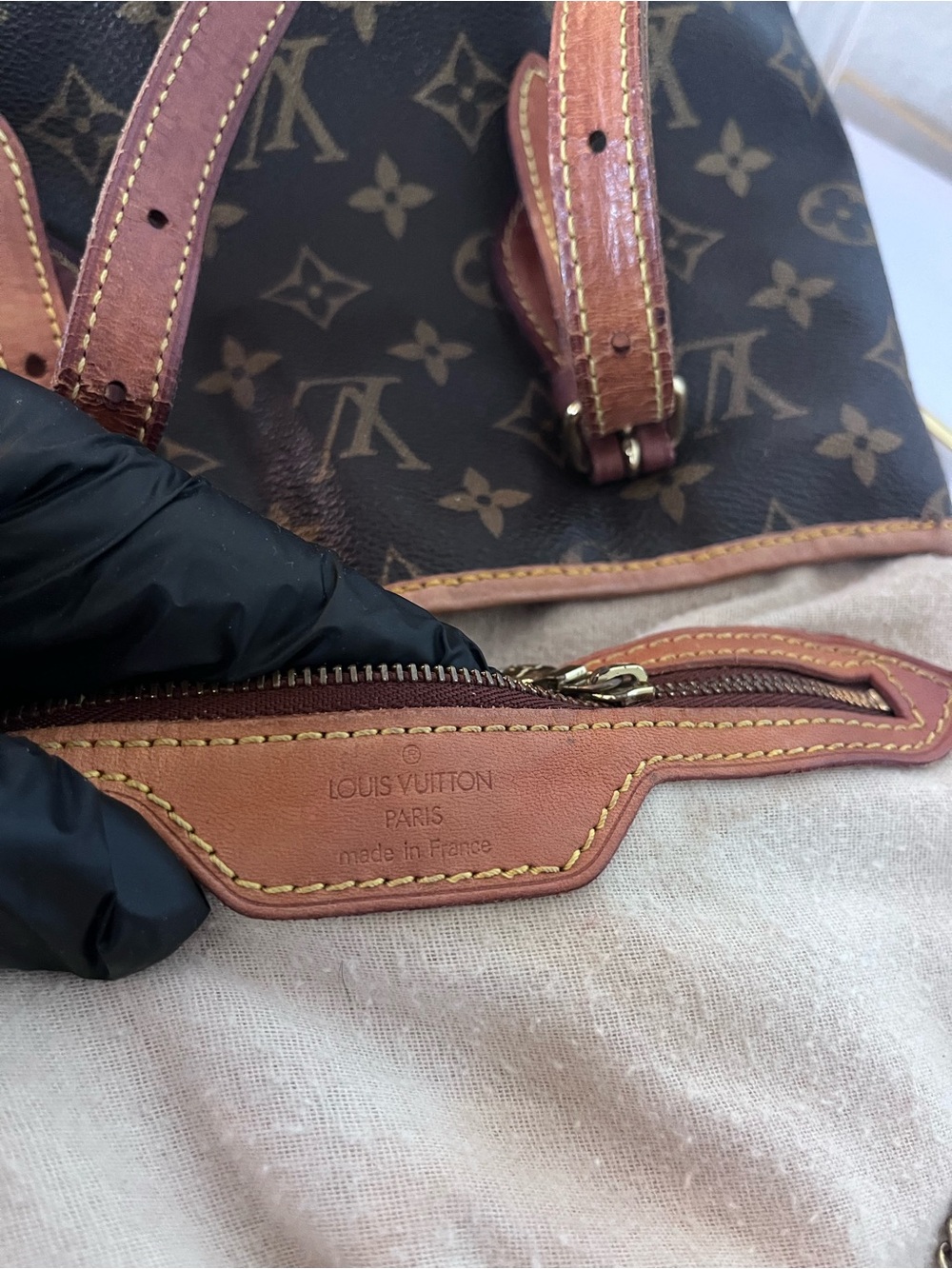 LOUIS VUITTON MONOGRAM PM BUCKET BAG - Picture 9 of 14